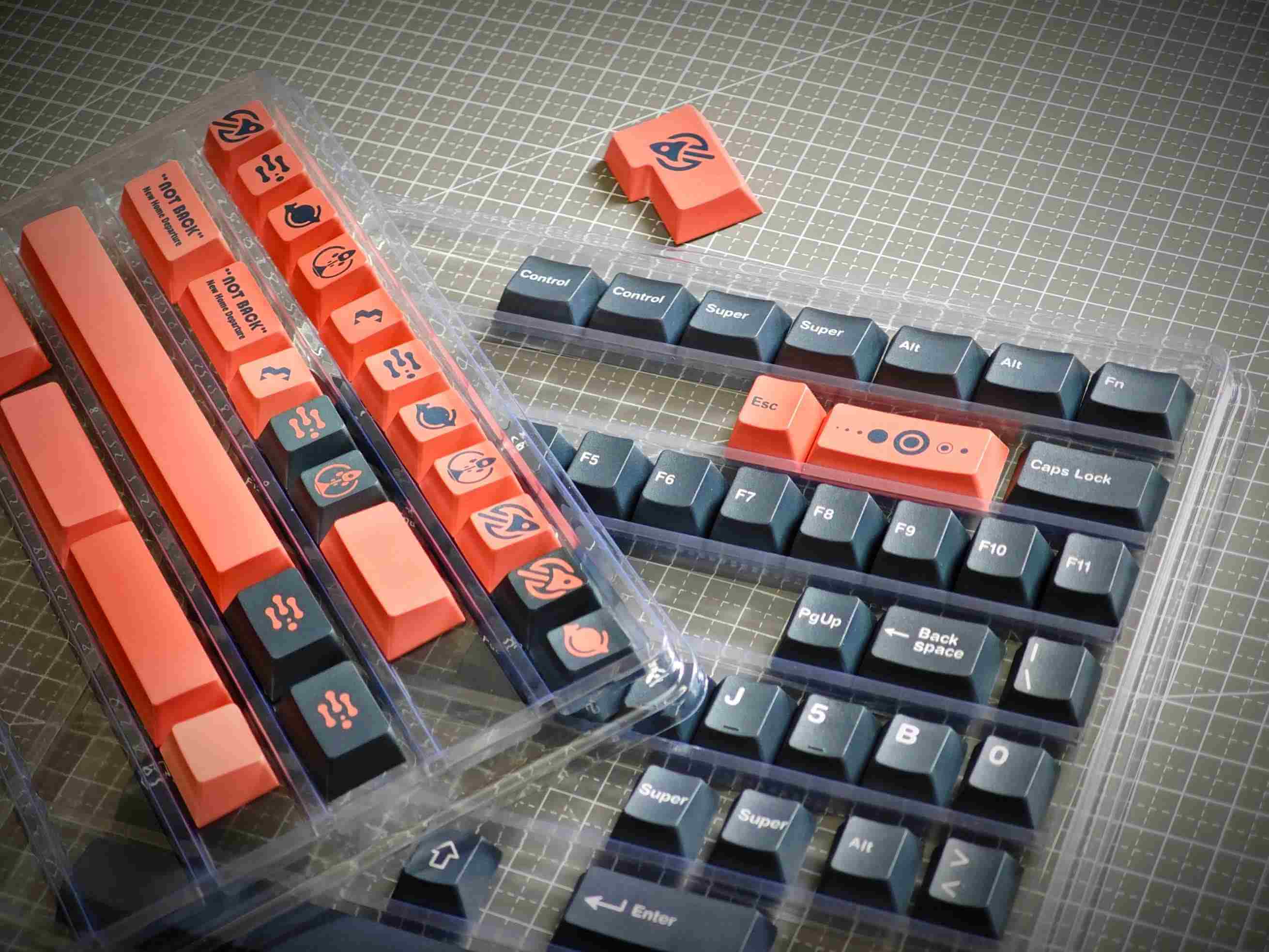 Vividkey Escape the Earth Keycaps