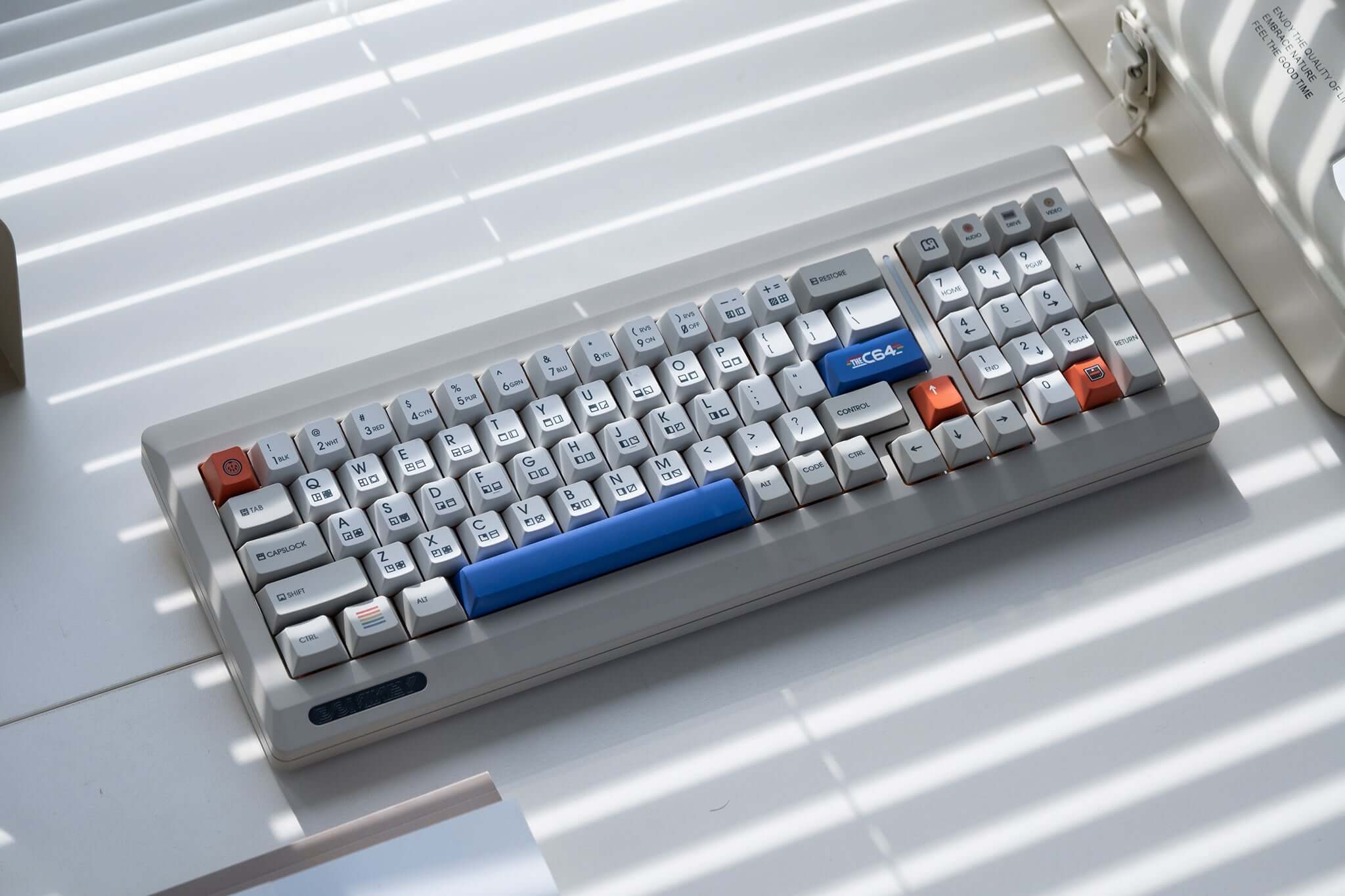 Vividkey x Eleworks Retro C64 Keycaps