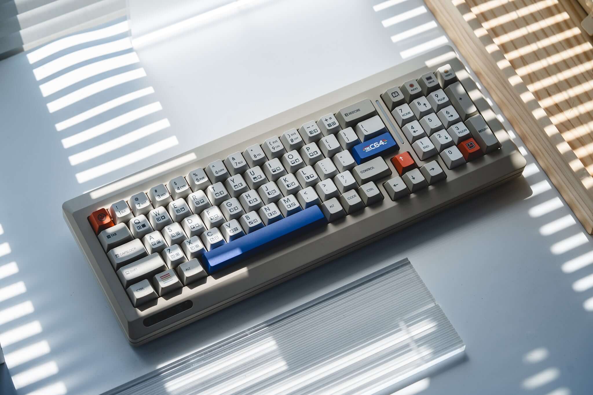 Vividkey x Eleworks Retro C64 Keycaps