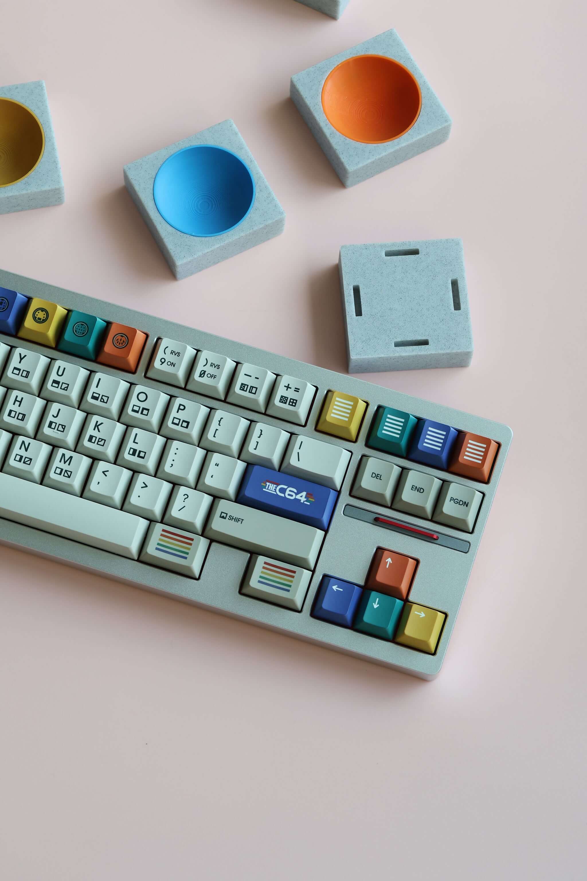 Vividkey x Eleworks Retro C64 Keycaps